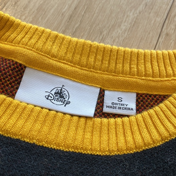 New Walt Disney World Sweater - Picture 2 of 3